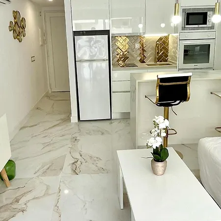 Apartbeach Ischia Vistas Playa Y Climatizado * 萨洛